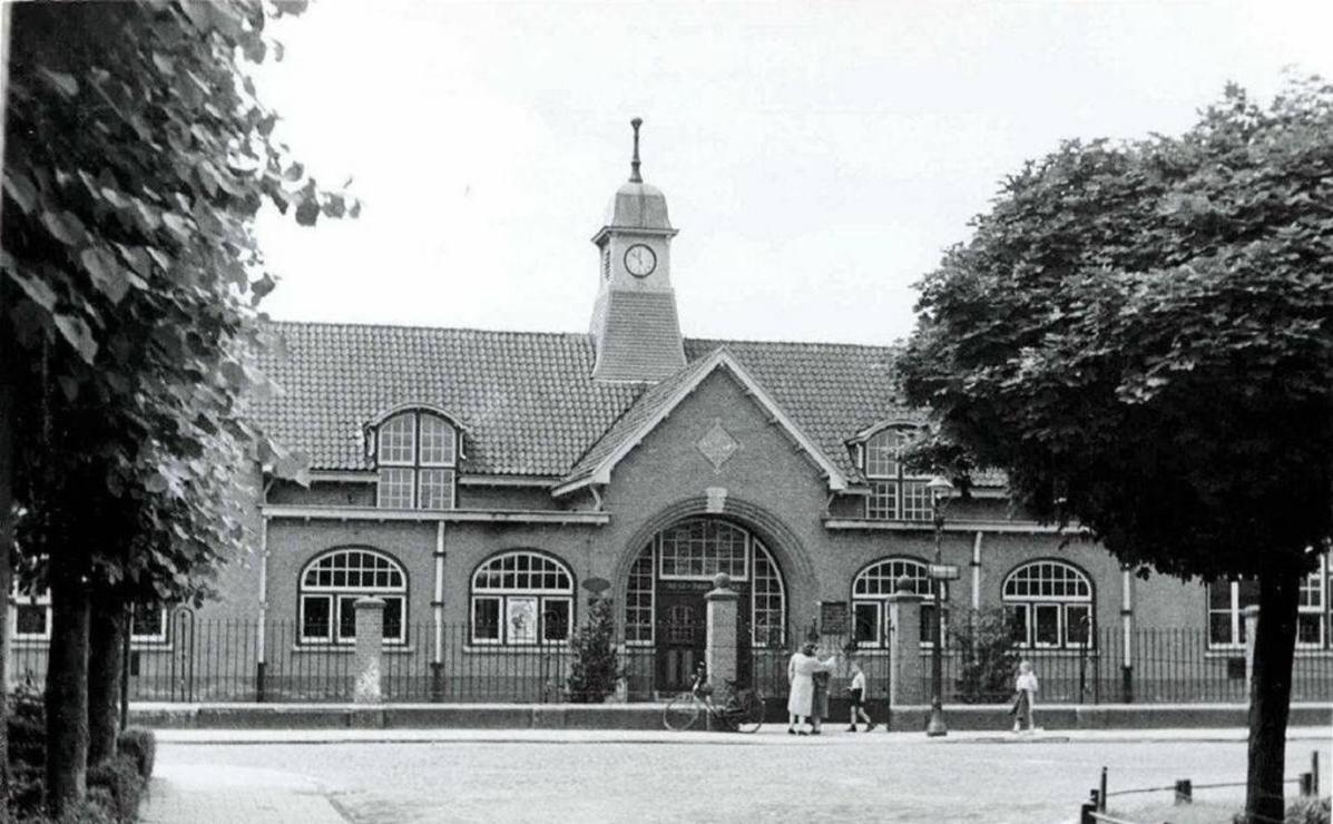 Overnachten In De Oude West-Indieschool Enschede Bagian luar foto